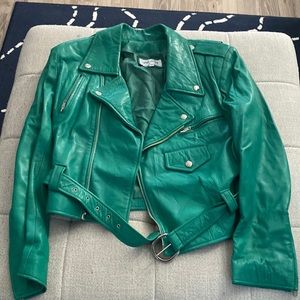 Vari Zioni Green crop leather jacket w/shoulder pads.